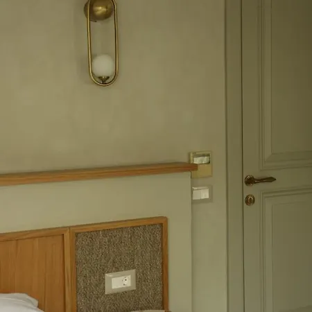 Hotel Monk