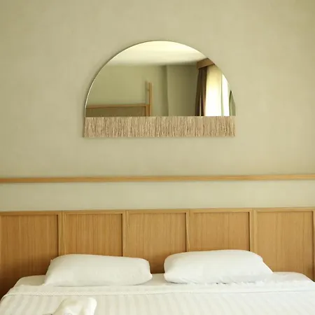 Monk Hotel *