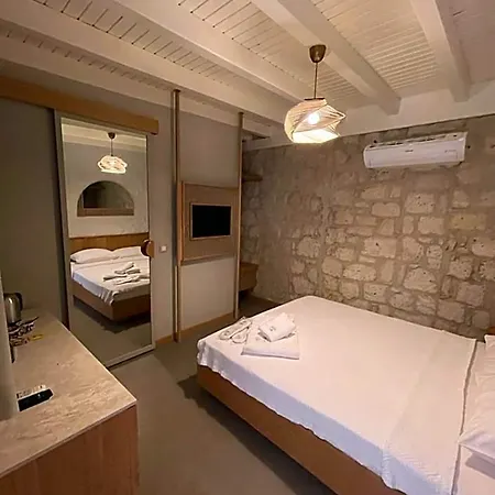 Monk Hotel *