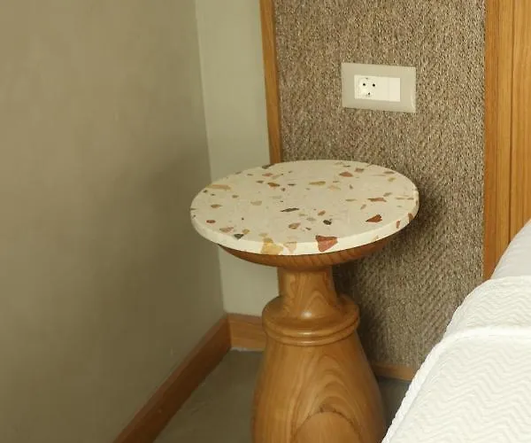 Hotel Monk *
