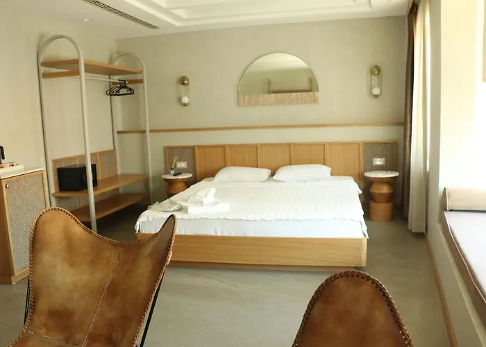 Monk Hotel *
